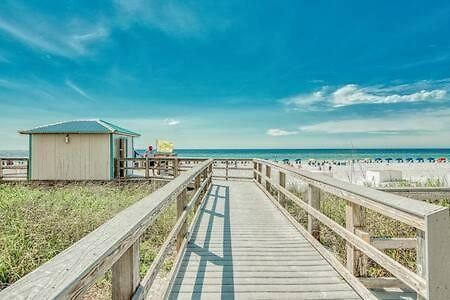 The Oyster By Brightwild-Beachfront Condo Дестин Екстериор снимка