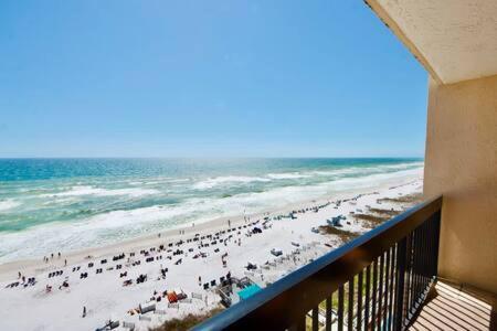 The Oyster By Brightwild-Beachfront Condo Дестин Екстериор снимка