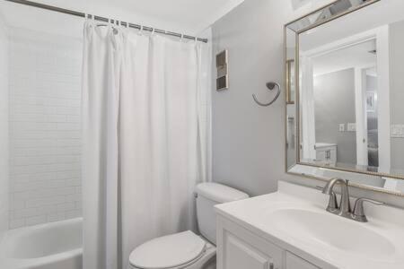 The Oyster By Brightwild-Beachfront Condo Дестин Екстериор снимка