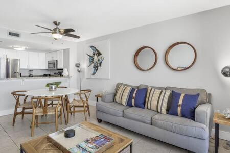 The Oyster By Brightwild-Beachfront Condo Дестин Екстериор снимка