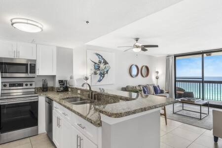The Oyster By Brightwild-Beachfront Condo Дестин Екстериор снимка